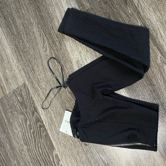 Knit crop top - Picture 5 of 5